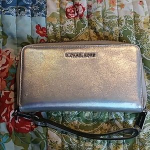 Michael kors wrislet